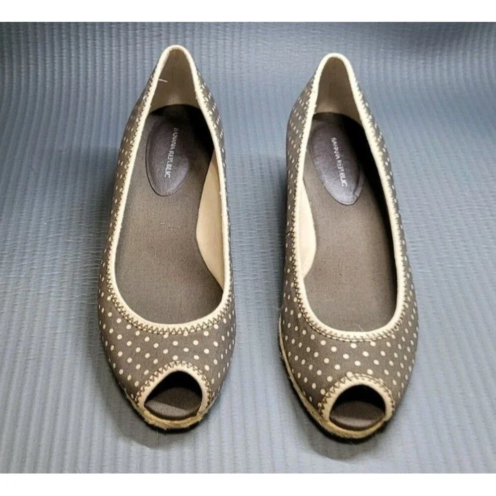 Banana Republic Espadrilles Brown With Cream Polka Dots Size 8